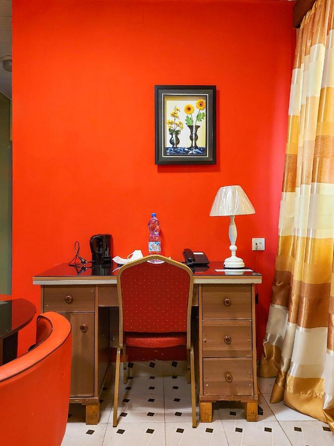 Hotel Relax Kinszasa Zewnętrze zdjęcie